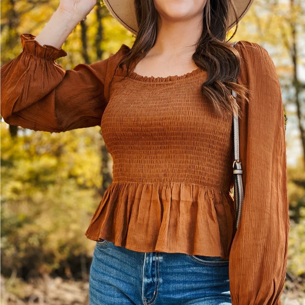 “Mine”Label Pretty Caramel Color Stretch Top.  Size L New